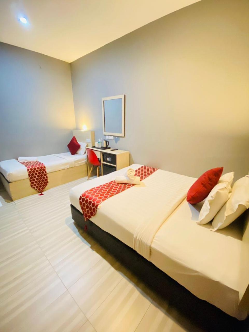 Dj Citi Inn Premier كُوالا تيرينغانو المظهر الخارجي الصورة