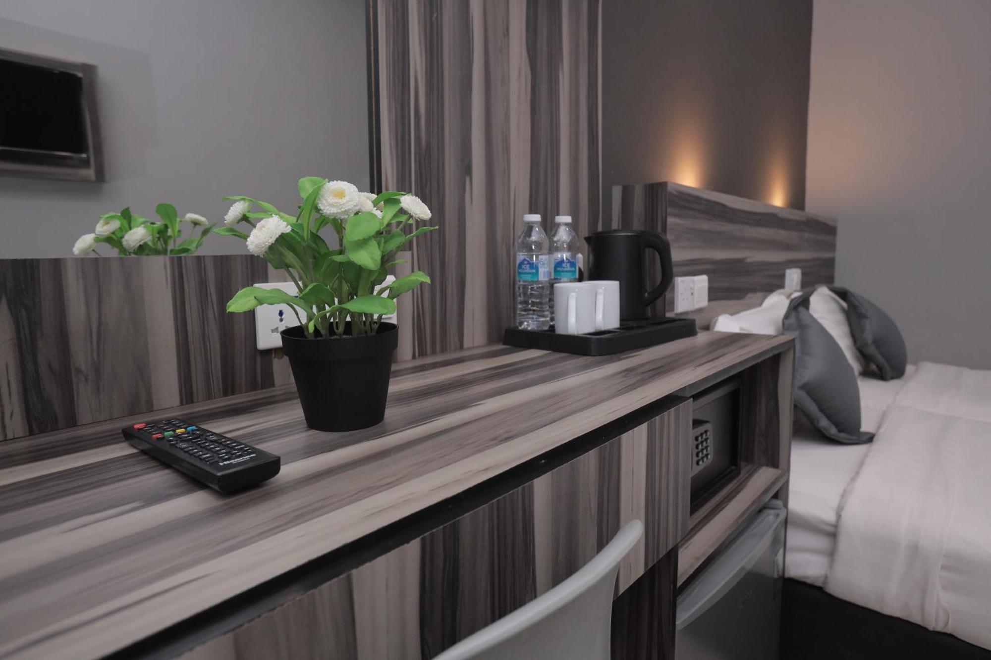 Dj Citi Inn Premier كُوالا تيرينغانو المظهر الخارجي الصورة