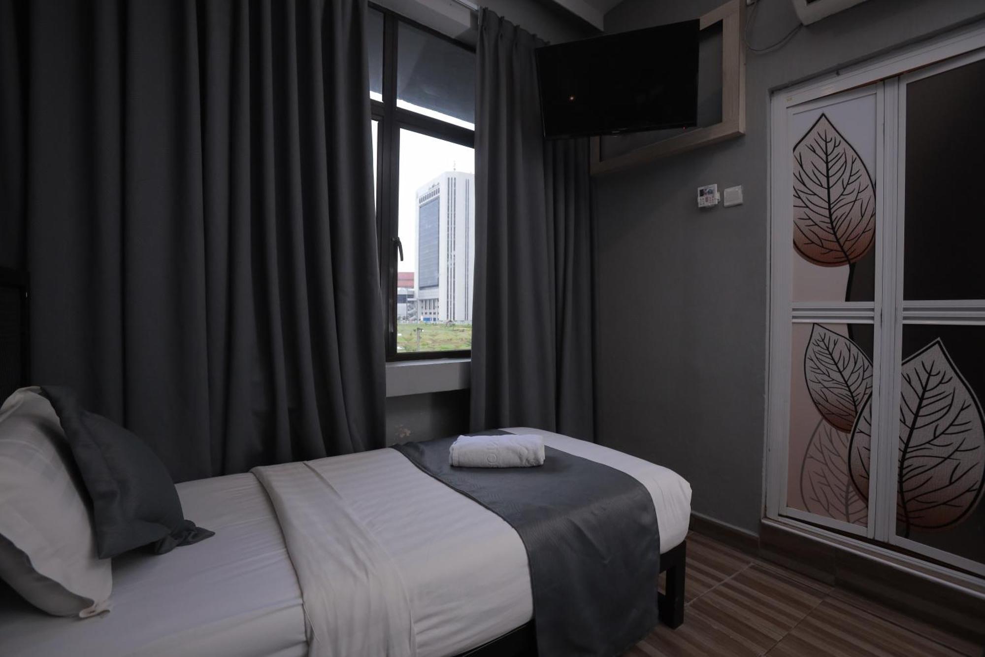 Dj Citi Inn Premier كُوالا تيرينغانو المظهر الخارجي الصورة