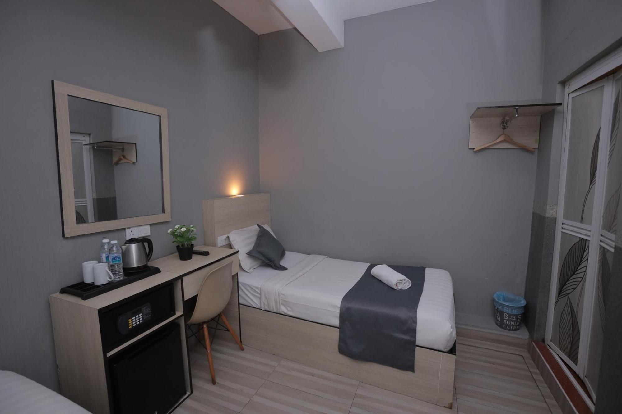 Dj Citi Inn Premier كُوالا تيرينغانو المظهر الخارجي الصورة